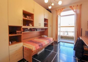 CAMERA - Trilocale via Campodonico, Genova (zona Bolzaneto) - foto 7