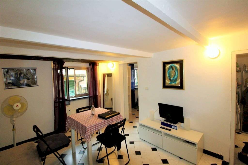 Salone - Bilocale vico del Duca, Genova - foto 2