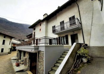 Facciata - Casa indipendente via Carbonera, Albosaggia - foto 2