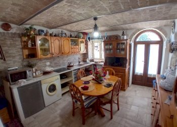 cucina - Casa indipendente Serramonacesca - foto 3