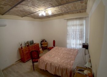 camera da letto - Casa indipendente Serramonacesca - foto 7