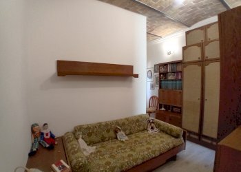 camera da letto - Casa indipendente Serramonacesca - foto 10