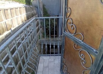 balcone - Casa indipendente Serramonacesca - foto 12