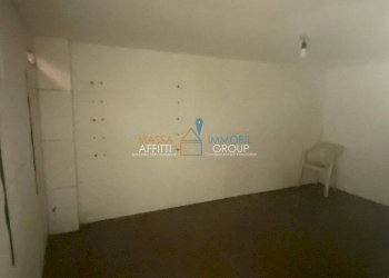 WhatsApp Image 2024-02-14 at 15.56.36 (4).jpeg - Locale Commerciale Piazza Giovanni Pellerano 5, Massa - foto 11