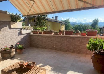 Villa Castelnovo ne' Monti - foto 1