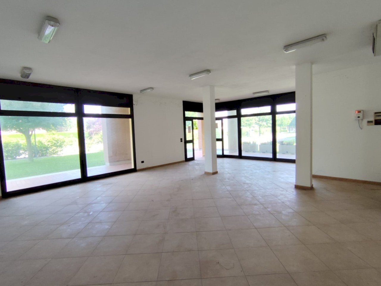 Shop Gualtieri - photo 2