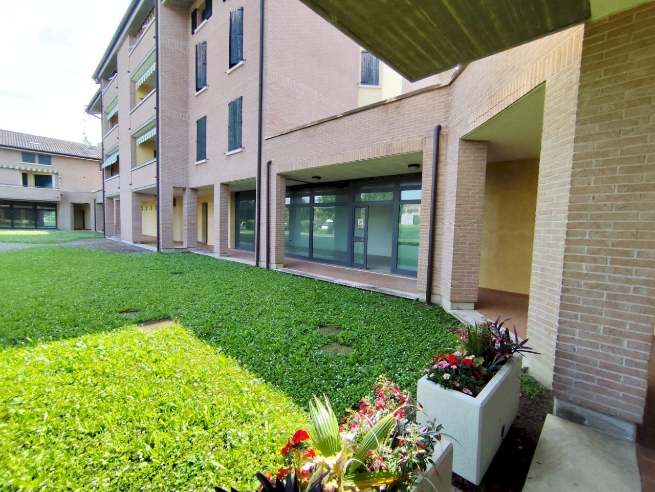 Shop Gualtieri - photo 1