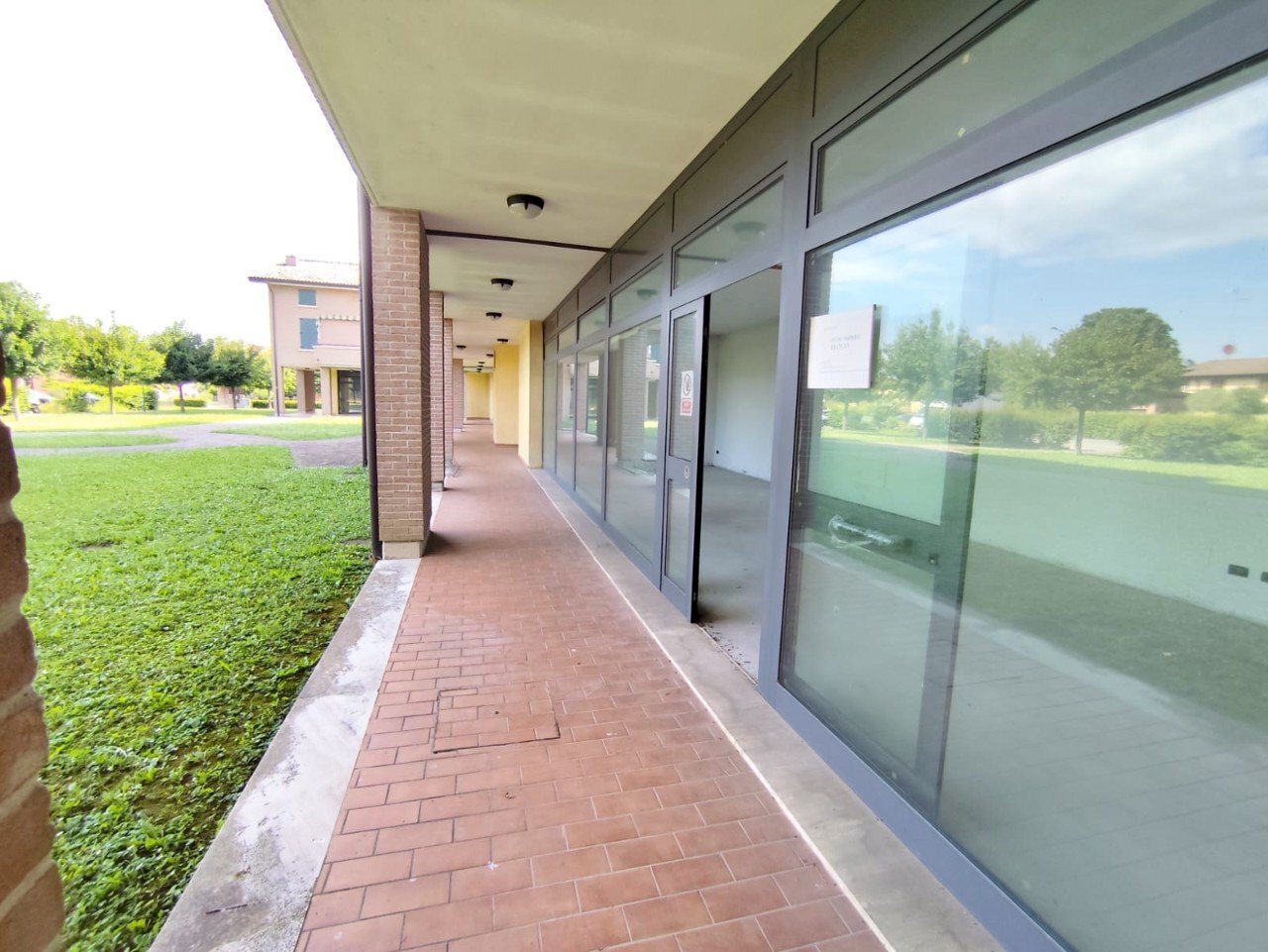 Shop Gualtieri - photo 2