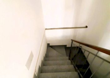 Interno palazzo - Negozio piazzale Giovanni Bertacchi, 51, Sondrio - foto 9