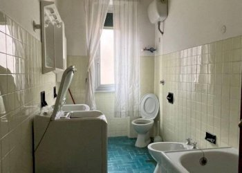 bagno - Quadrilocale via Antonio Sant'Elia, 69, Genova (zona Sestri Ponente) - foto 6