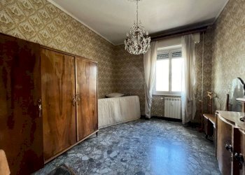 camera - Quadrilocale via Antonio Sant'Elia, 69, Genova (zona Sestri Ponente) - foto 9