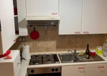 Cucina - Villa a Schiera viale Roma, 353, Massa - foto 3