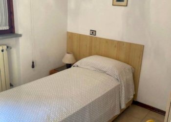 Camera da letto - Villa a Schiera viale Roma, 353, Massa - foto 24