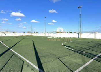 8.jpg - Locale Commerciale Via Ugo Foscolo, Cavallino - foto 1