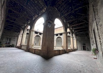 Trilocale via delle Belle Arti, Bologna (zona Centro Storico) - foto 16