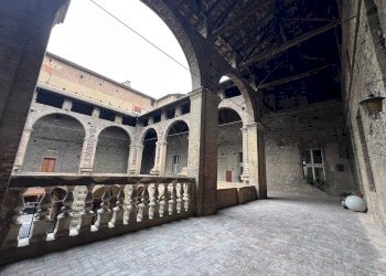 Trilocale via delle Belle Arti, Bologna (zona Centro Storico) - foto 17