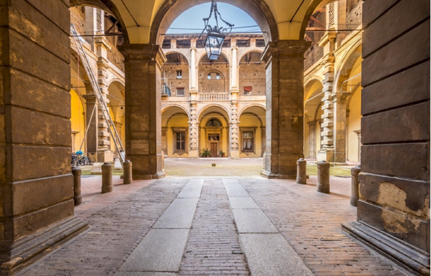 Quadrilocale via delle Belle Arti, Bologna (zona Centro Storico) - foto 2