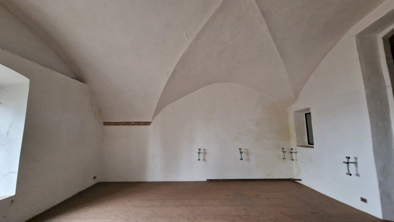 20240209_144031.jpg - Magazzino Corso Cavour  10, Todi - foto 2