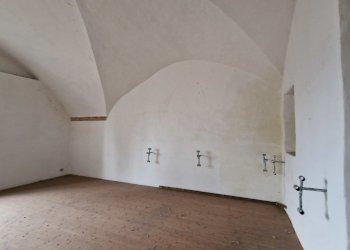 20240209_144051.jpg - Magazzino Corso Cavour 10, Todi - foto 3