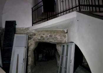 20240209_144145.jpg - Magazzino Corso Cavour 10, Todi - foto 8