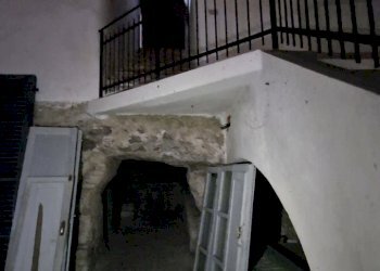 20240209_144146.jpg - Magazzino Corso Cavour 10, Todi - foto 9