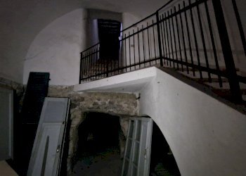 20240209_144150.jpg - Magazzino Corso Cavour 10, Todi - foto 10