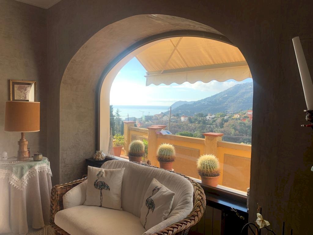 dettagli - Villa Via Adelasia, Alassio - foto 1