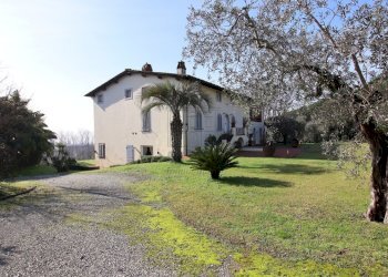 vendesi villa ristrutturata con parco luccaIMG_983 - Villa Via del Cimitero di Ciciana, Lucca - foto 5