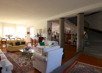 vendesi villa ristrutturata con parco luccaIMG_979 - Villa Via del Cimitero di Ciciana, Lucca - foto 7