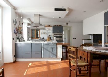 vendesi villa ristrutturata con parco luccaIMG_981 - Villa Via del Cimitero di Ciciana, Lucca - foto 9