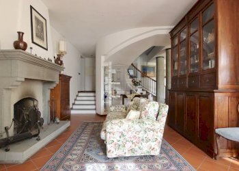 vendesi villa ristrutturata con parco luccaIMG_980 - Villa Via del Cimitero di Ciciana, Lucca - foto 13