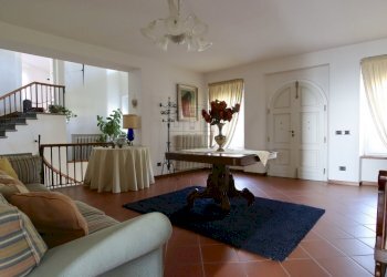 vendesi villa ristrutturata con parco luccaIMG_979 - Villa Via del Cimitero di Ciciana, Lucca - foto 16