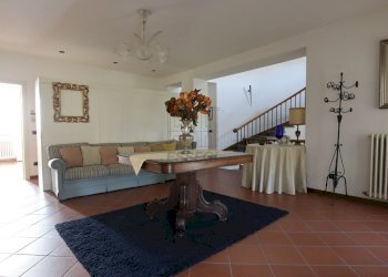 vendesi villa ristrutturata con parco luccaIMG_977 - Villa Via del Cimitero di Ciciana, Lucca - foto 19