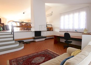 vendesi villa ristrutturata con parco luccaIMG_976 - Villa Via del Cimitero di Ciciana, Lucca - foto 25