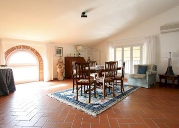 vendesi villa ristrutturata con parco luccaIMG_976 - Villa Via del Cimitero di Ciciana, Lucca - foto 29