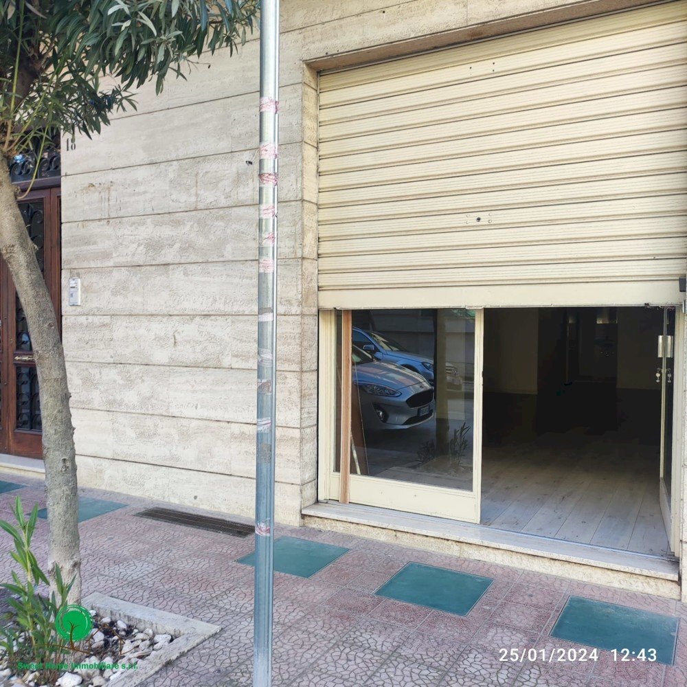 Locale Commerciale Roma   Numero civico 16, Triggiano - foto 1