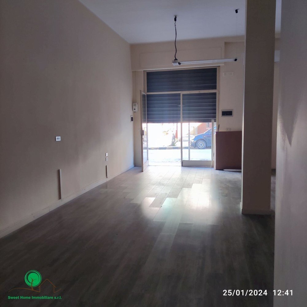 Locale Commerciale Roma Numero civico 16, Triggiano - foto 2