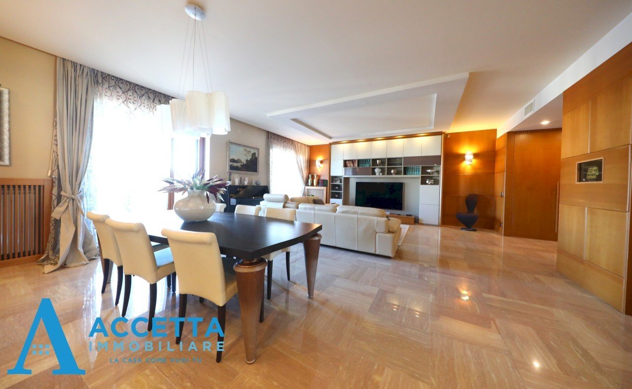 sala - Appartamento Piazza Giovanni XXIII 13, Taranto - foto 3