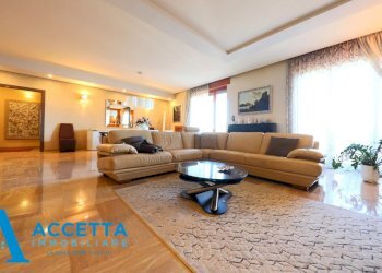 sala - Appartamento Piazza Giovanni XXIII 13, Taranto - foto 1