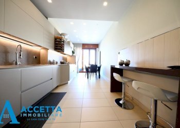 cucina - Appartamento Piazza Giovanni XXIII 13, Taranto - foto 9