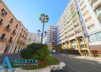 facciata - Appartamento Piazza Giovanni XXIII 13, Taranto - foto 25