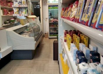 Interno non residenziale - Negozio corso Lucio Quinzio Cincinnato, 218, Torino - foto 3