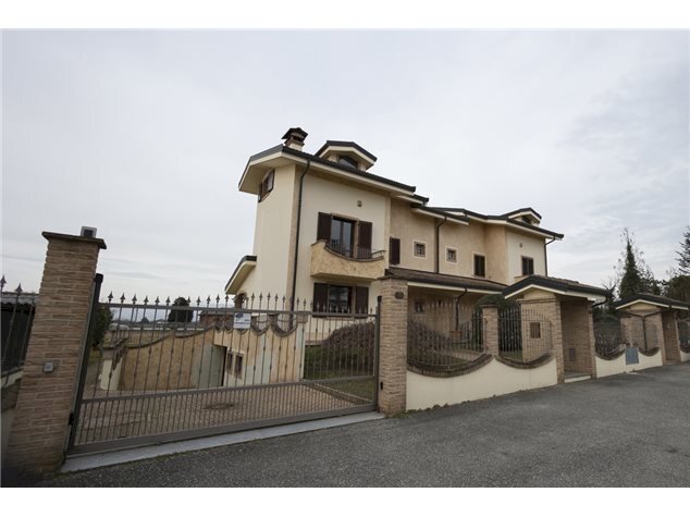 Casa indipendente Via Trento, 34, Leini - foto 1