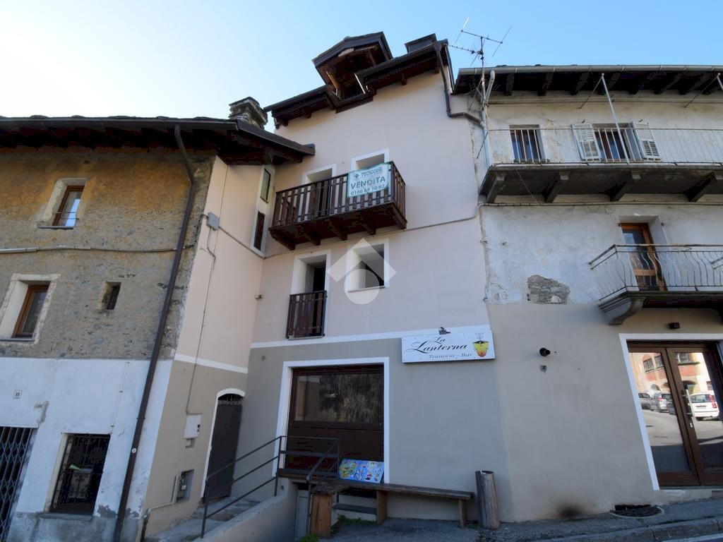 Two-room apartment Via Hugonin, Chatillon - photo 1