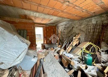 Two-room apartment Via Hugonin, Chatillon - photo 9