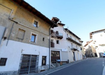 Two-room apartment Via Hugonin, Chatillon - photo 13