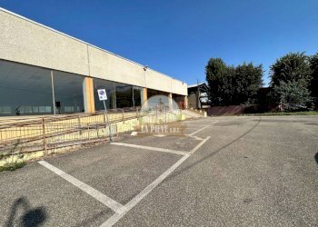Zona - Shed strada Statale per Voghera, Tortona - photo 2