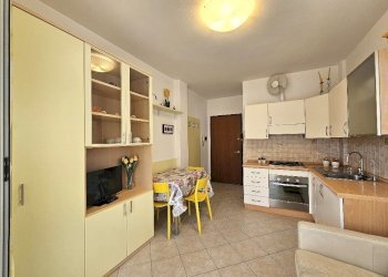 4.jpg - Bilocale via aurelia  196, San Bartolomeo al Mare - foto 4