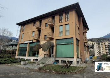 Locale Commerciale Corso Ivrea, Aosta - foto 1