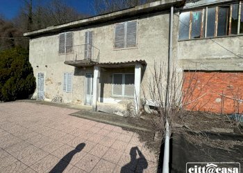 Casa semi indipendente Lauriano - foto 1